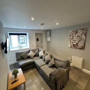 https://8-eyre-square-lane.galwayhotelsireland.net